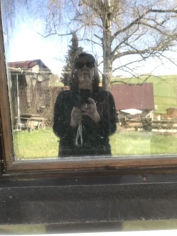V.D.